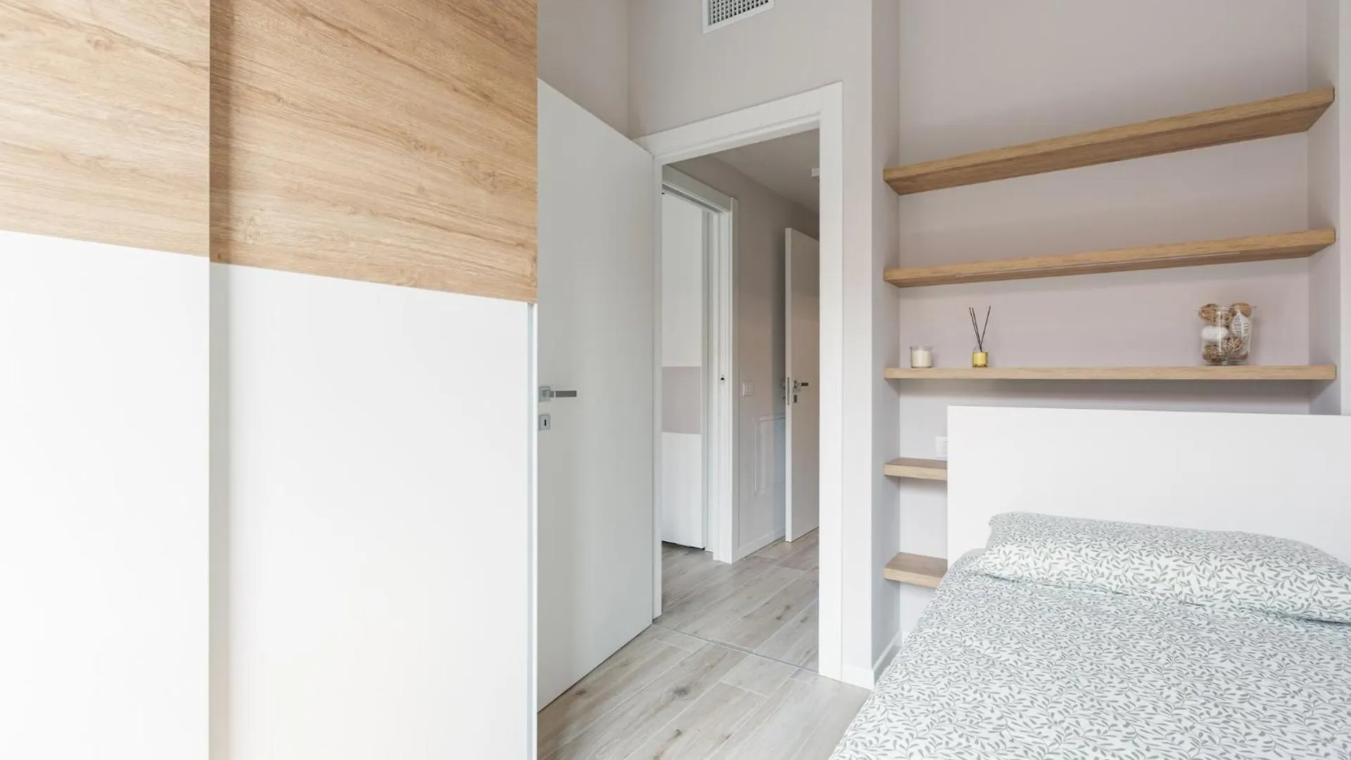 Apartment Superior Apt With Veranda And Shared Swimming Pool Milan