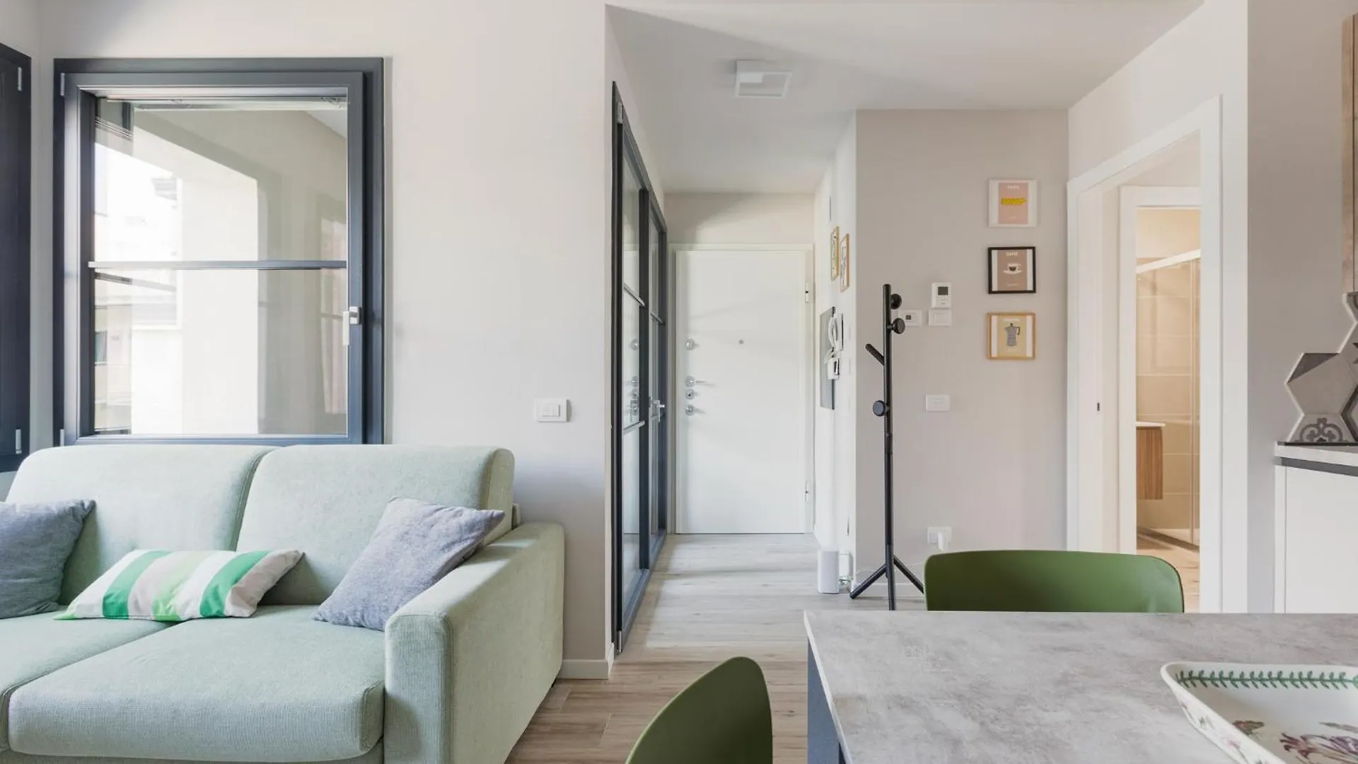 Superior Apt With Veranda And Shared Swimming Pool Milan