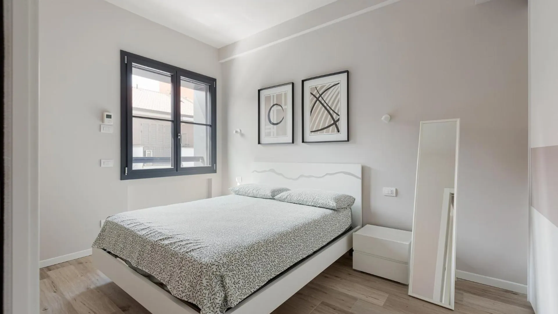 Superior Apt With Veranda And Shared Swimming Pool Milan Italy
