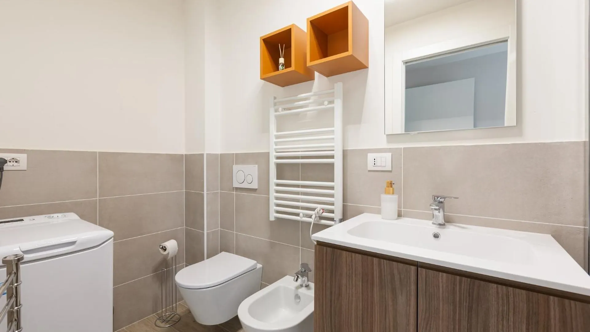 Superior Apt With Veranda And Shared Swimming Pool Milan 0*,  Italy