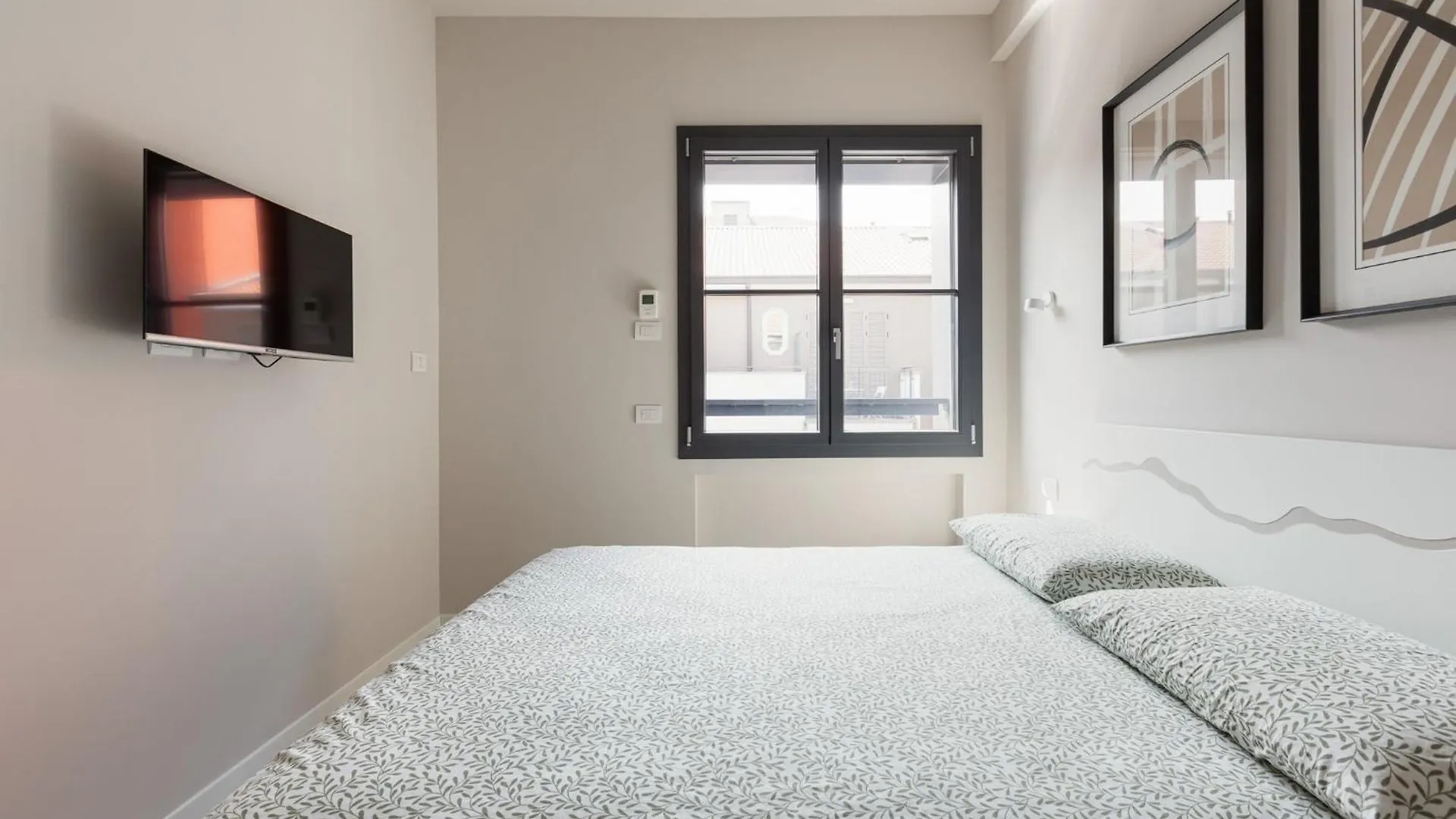 Superior Apt With Veranda And Shared Swimming Pool Milan