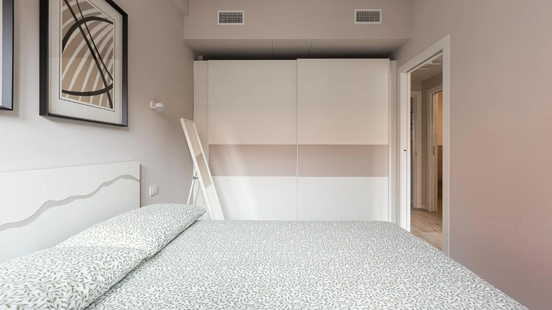 Apartment Superior Apt With Veranda And Shared Swimming Pool Milan