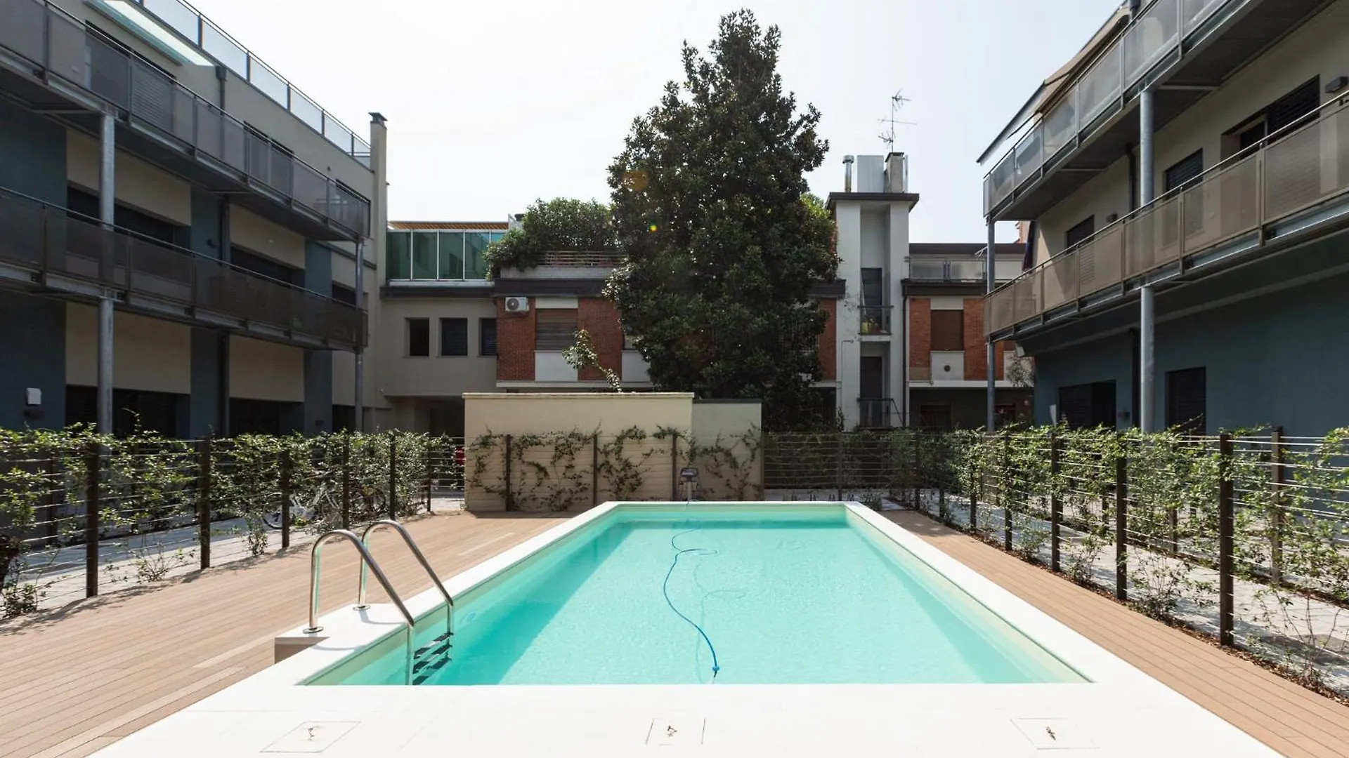 Superior Apt With Veranda And Shared Swimming Pool Milan Italy